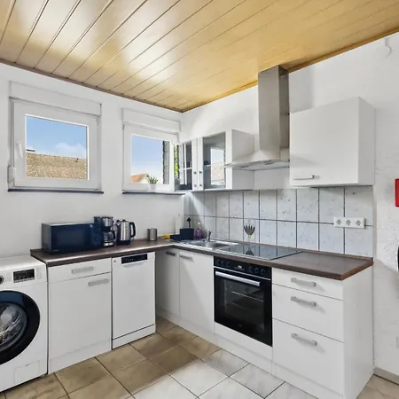 Monteur - Für Bis Zu 7 Personen In 63452 - Hu08c *